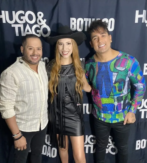 Rafaela Martins com a dupla Hugo & Tiago